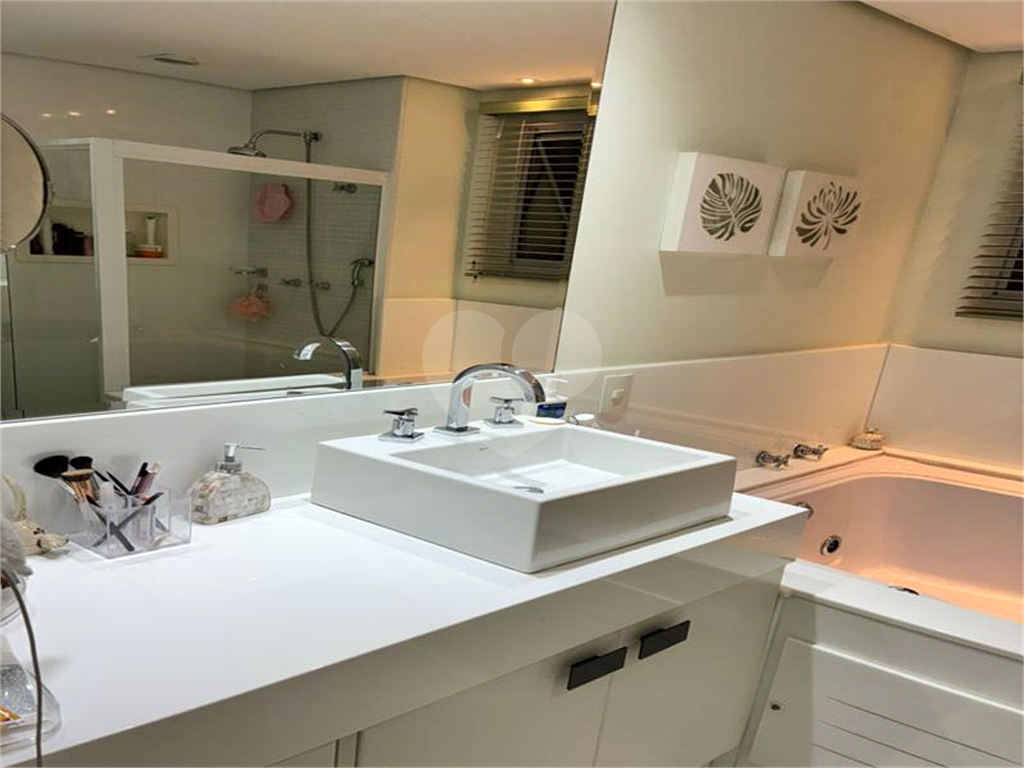 APTO 3 SUITES + 6 VAGAS