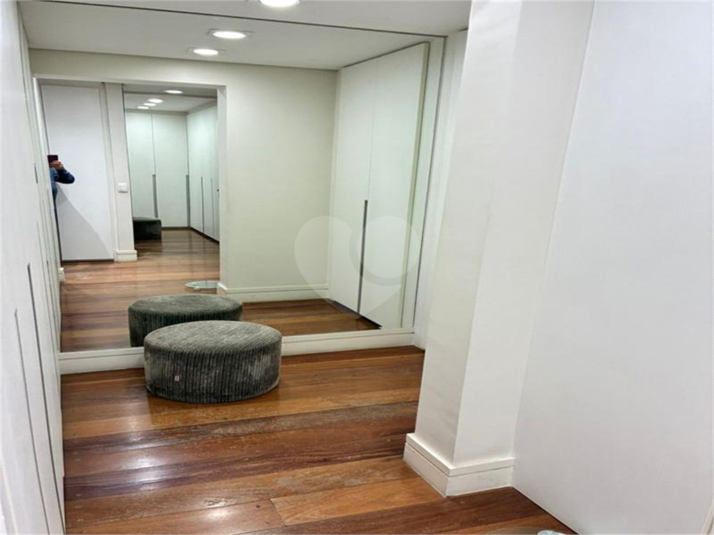 APTO 3 SUITES + 6 VAGAS