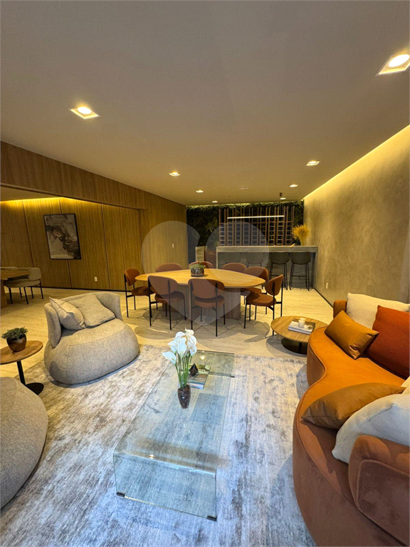 Apartamento para venda com 27,23 m², um dormitório, um banheiro, uma sala de estar com cozinha aberta e terraço em Pinheiros-SP