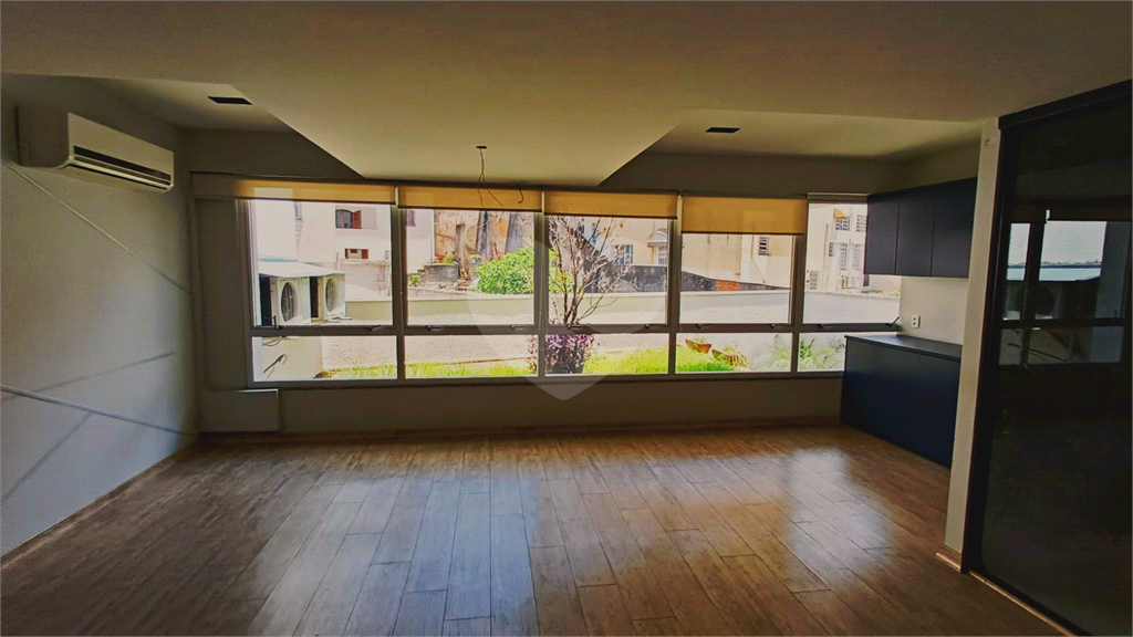 Locação - PRÉDIO COMERCIAL - 10 vagas - 600m² - 8 salas - Leôncio de Magalhães