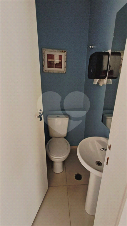 Locação - PRÉDIO COMERCIAL - 10 vagas - 600m² - 8 salas - Leôncio de Magalhães