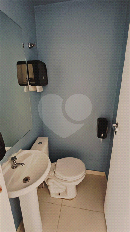 Locação - PRÉDIO COMERCIAL - 10 vagas - 600m² - 8 salas - Leôncio de Magalhães