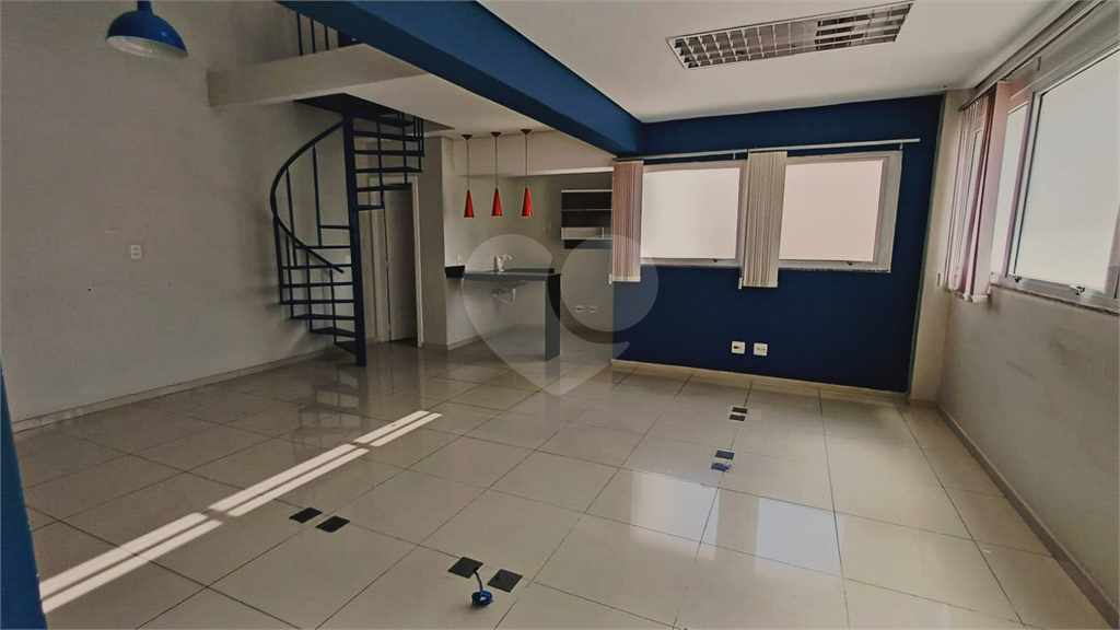 Locação - PRÉDIO COMERCIAL - 10 vagas - 600m² - 8 salas - Leôncio de Magalhães