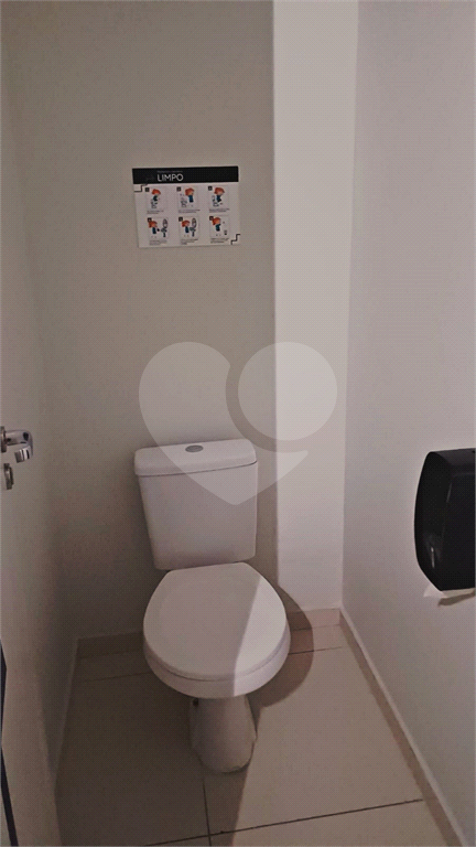 Locação - PRÉDIO COMERCIAL - 10 vagas - 600m² - 8 salas - Leôncio de Magalhães