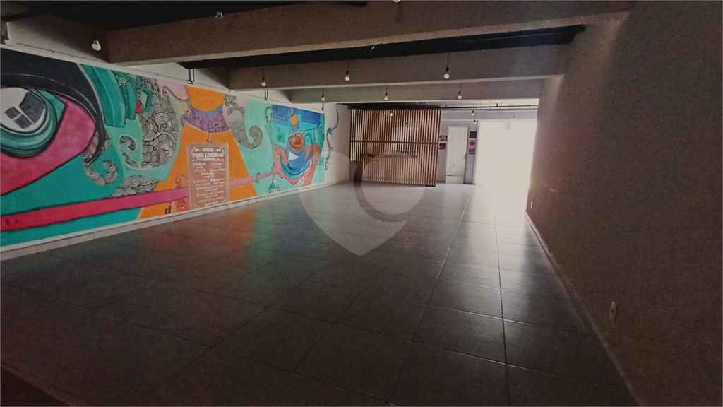 Locação - PRÉDIO COMERCIAL - 10 vagas - 600m² - 8 salas - Leôncio de Magalhães