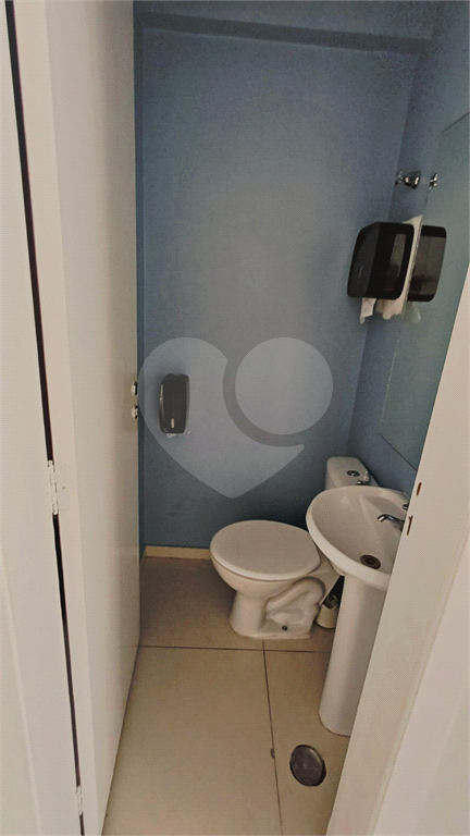 Locação - PRÉDIO COMERCIAL - 10 vagas - 600m² - 8 salas - Leôncio de Magalhães