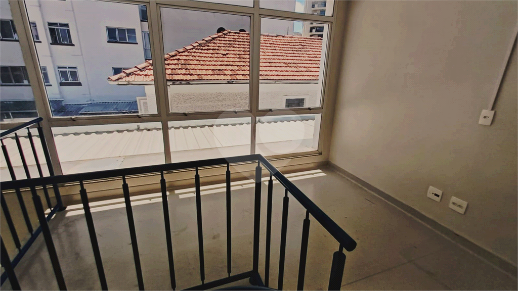 Locação - PRÉDIO COMERCIAL - 10 vagas - 600m² - 8 salas - Leôncio de Magalhães