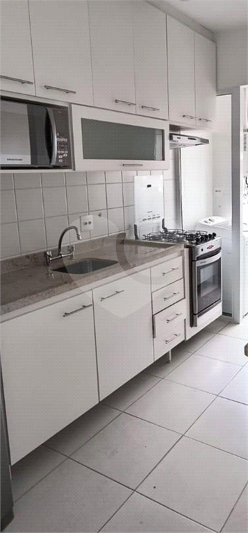 APARTAMENTO em ALPHAVILLE CENTRO INDUSTRIAL E EMPRESARIAL/ALPHAVI