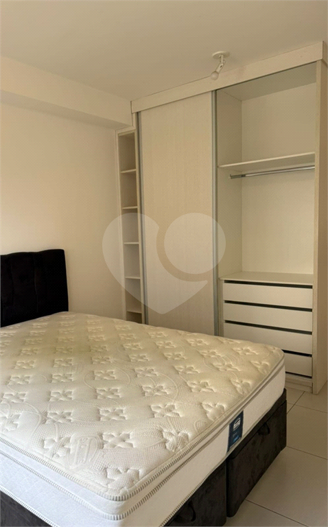 APARTAMENTO em ALPHAVILLE CENTRO INDUSTRIAL E EMPRESARIAL/ALPHAVI