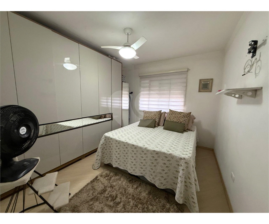 Sobrado com 3 dormitórios e suíte com closet a Venda 