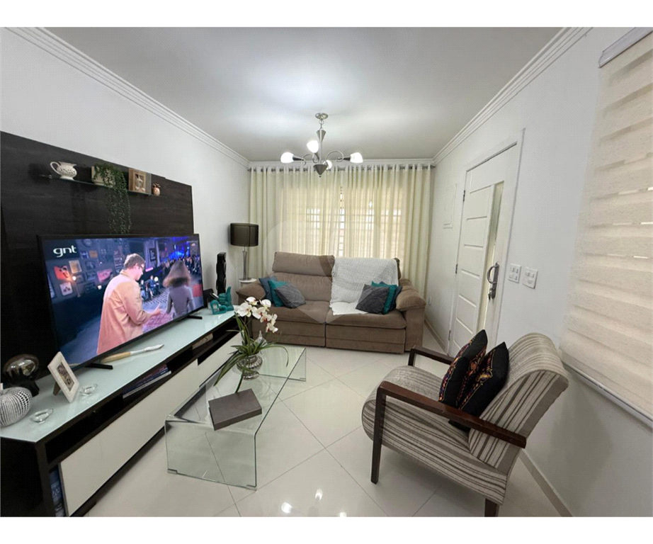 Sobrado com 3 dormitórios e suíte com closet a Venda 