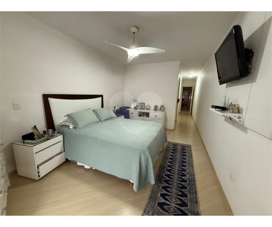 Sobrado com 3 dormitórios e suíte com closet a Venda 