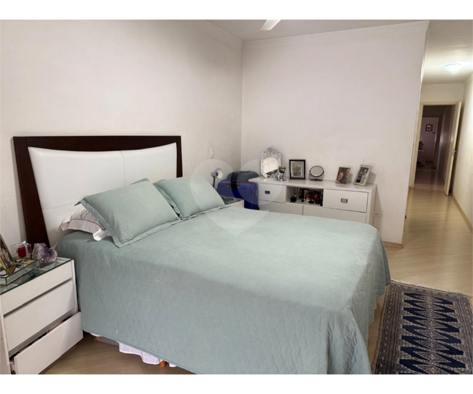 Sobrado com 3 dormitórios e suíte com closet a Venda 