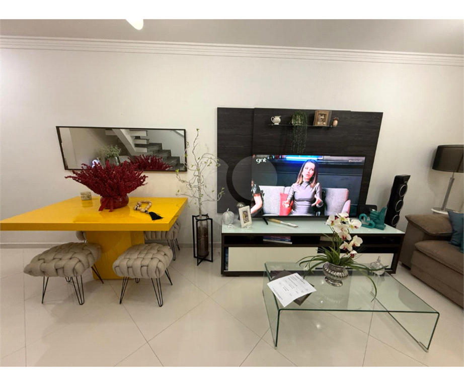 Sobrado com 3 dormitórios e suíte com closet a Venda 