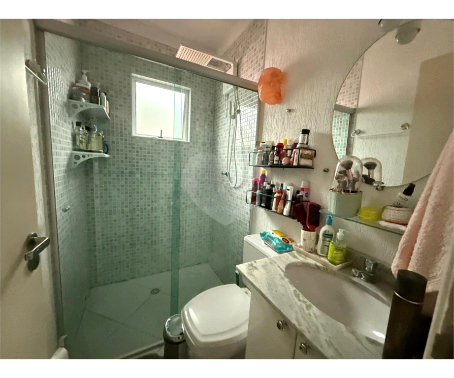 Sobrado com 3 dormitórios e suíte com closet a Venda 