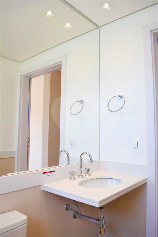 APARTAMENTO em VILA ROMANA