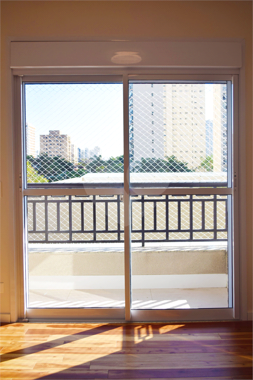 APARTAMENTO em VILA ROMANA