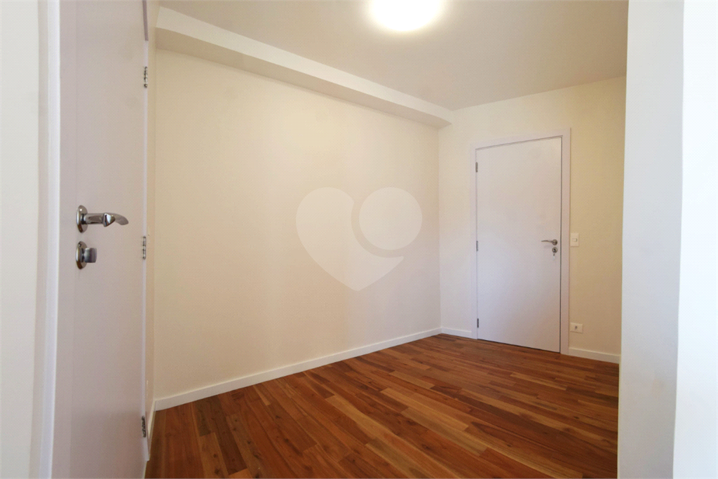 APARTAMENTO em VILA ROMANA