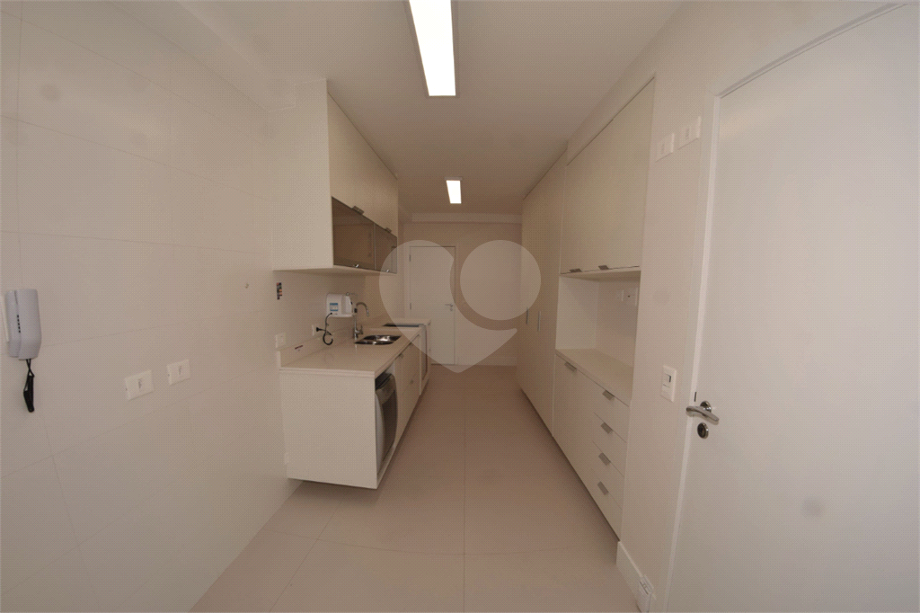 APARTAMENTO em VILA ROMANA