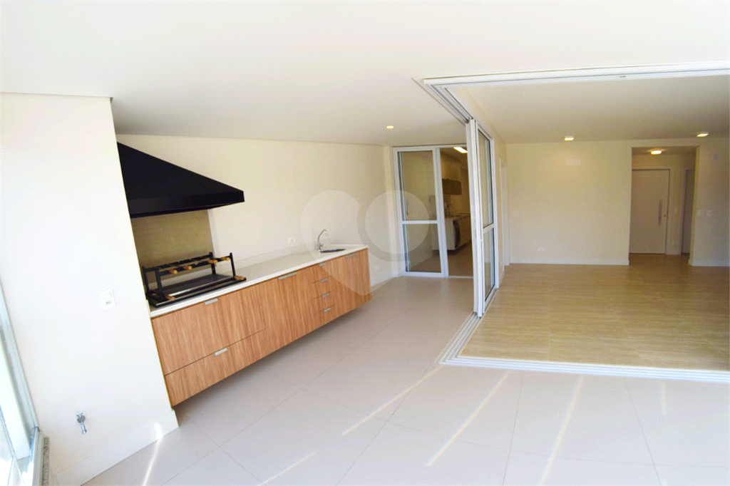 APARTAMENTO em VILA ROMANA