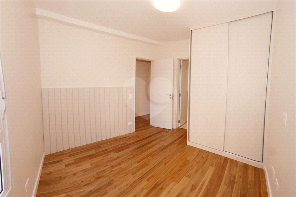 APARTAMENTO em VILA ROMANA