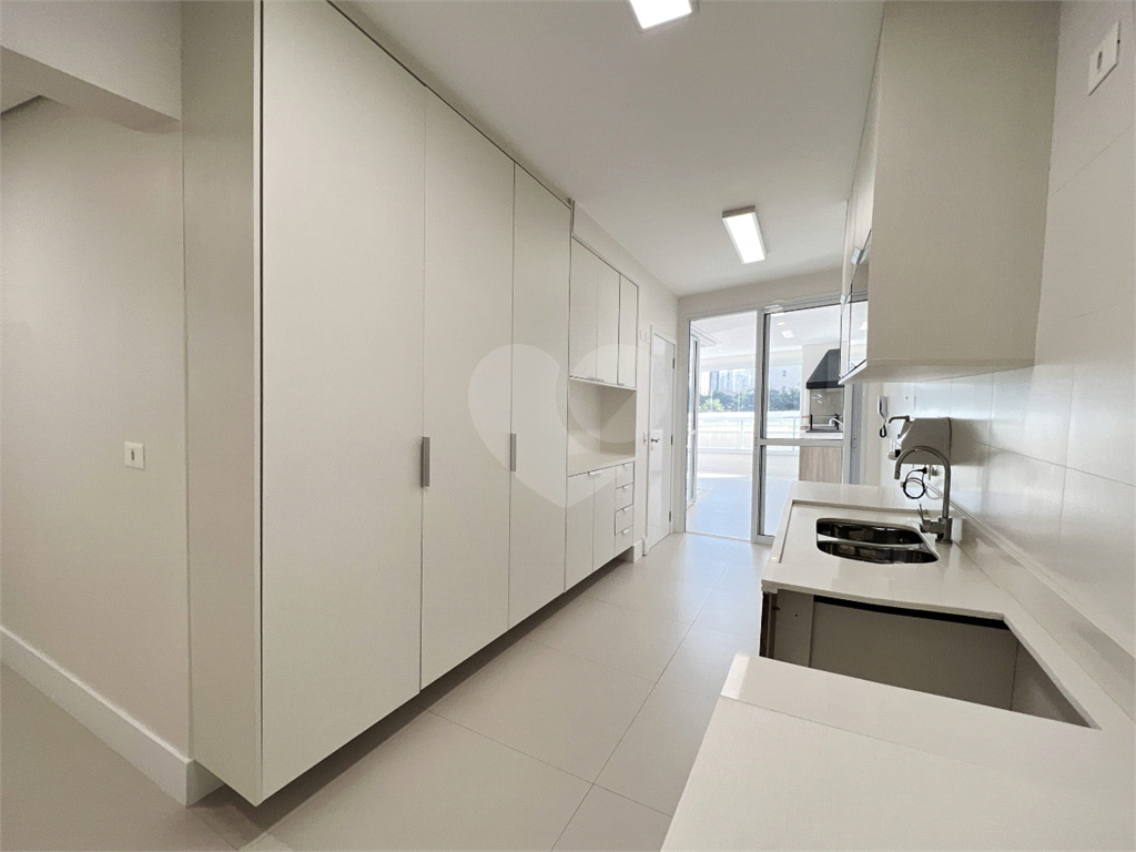 APARTAMENTO em VILA ROMANA