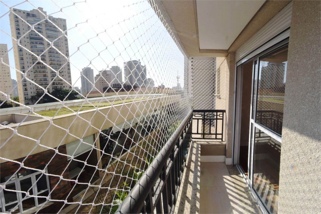 APARTAMENTO em VILA ROMANA