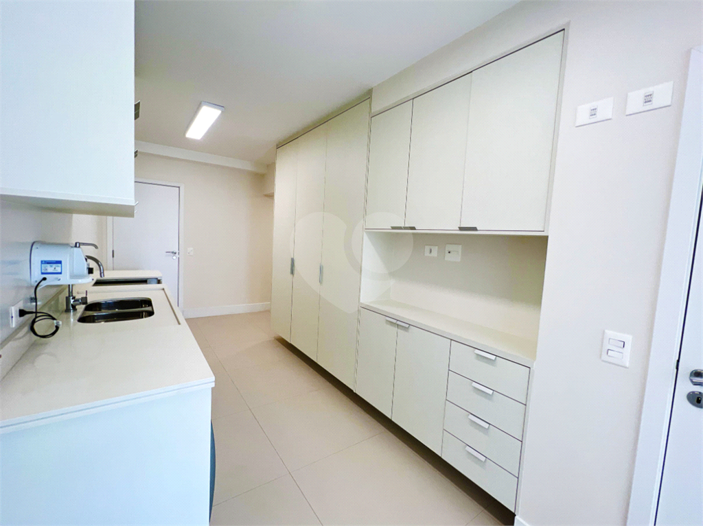 APARTAMENTO em VILA ROMANA