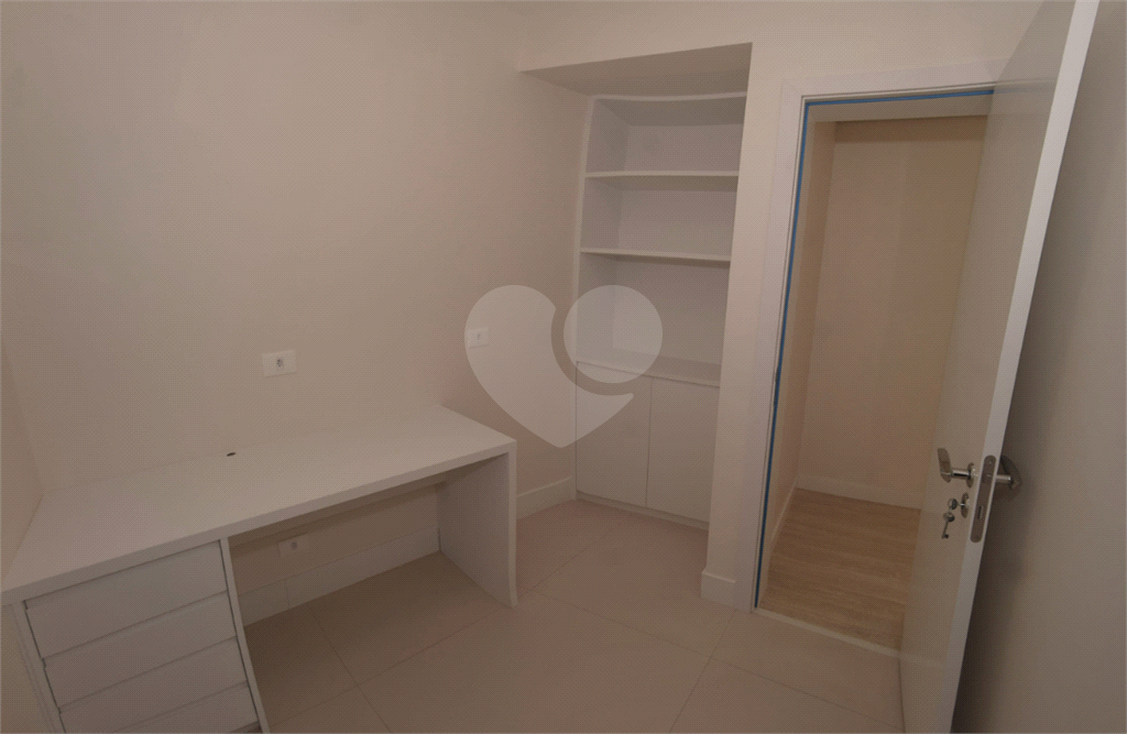 APARTAMENTO em VILA ROMANA
