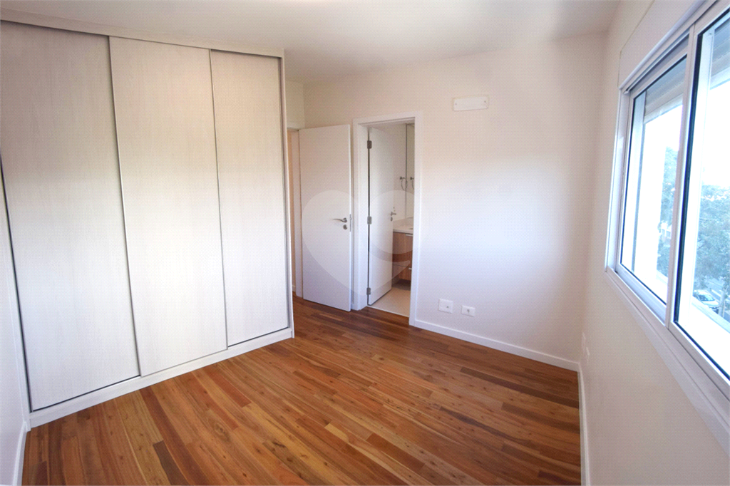 APARTAMENTO em VILA ROMANA