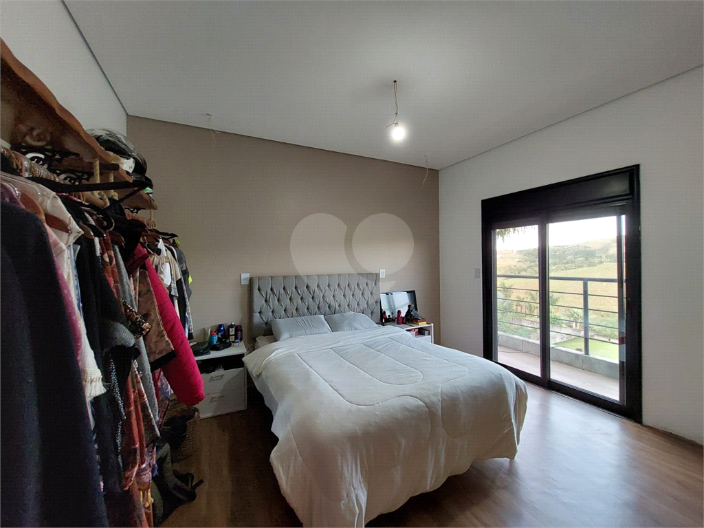 Casa em condomínio fechado Igaratá