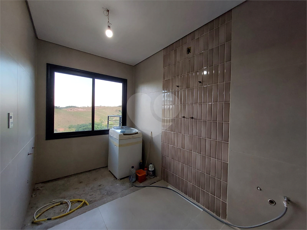 Casa em condomínio fechado Igaratá