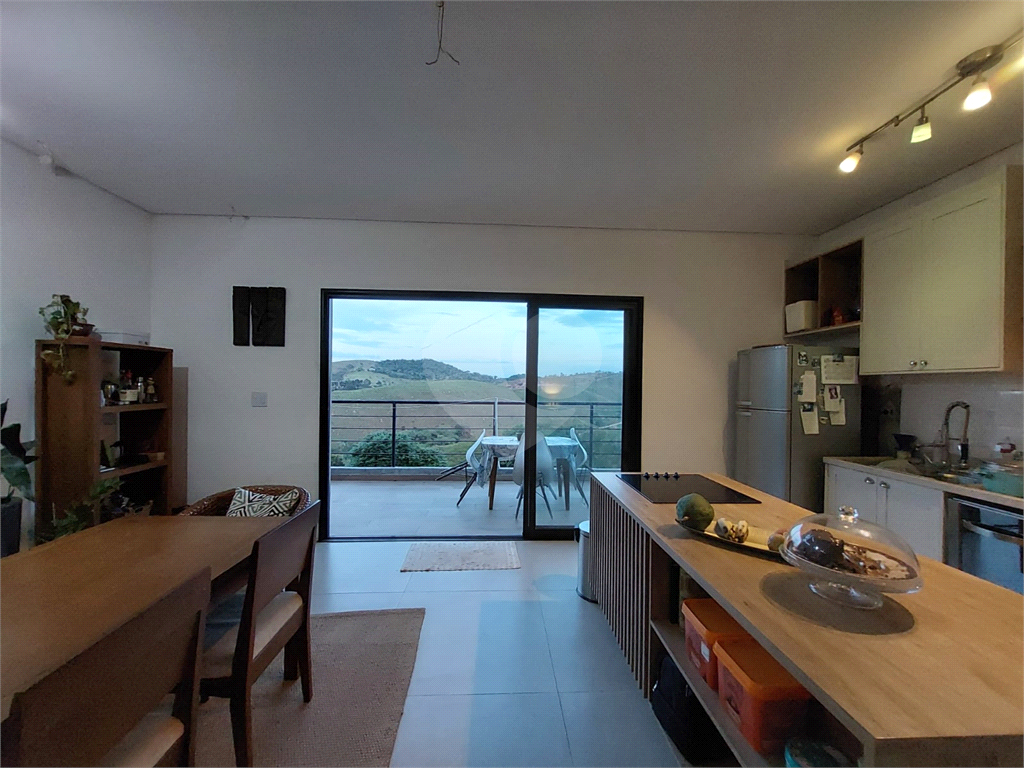 Casa em condomínio fechado Igaratá