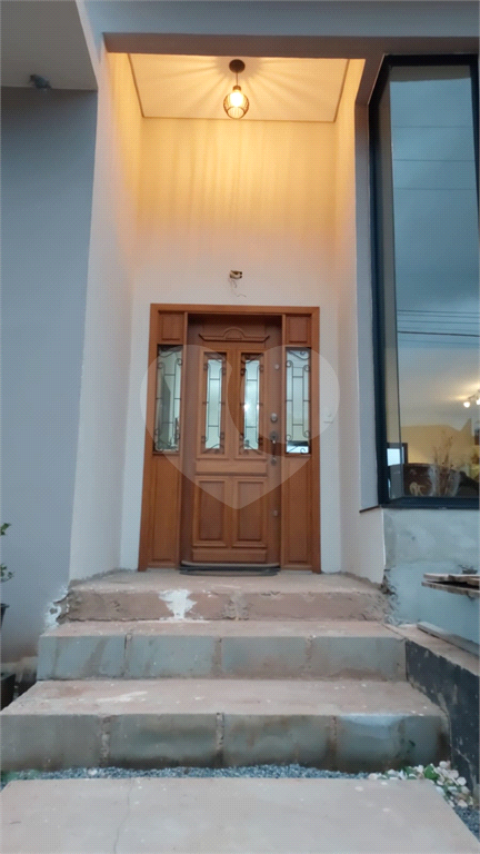 Casa em condomínio fechado Igaratá