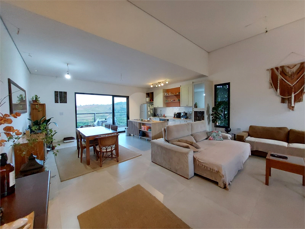 Casa em condomínio fechado Igaratá