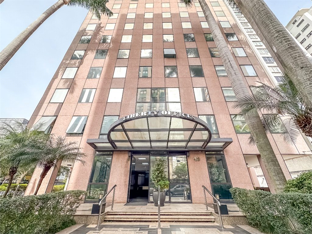 Conjunto comercial à venda no Jardim Paulista – 143 m², 6 salas e 4 vagas