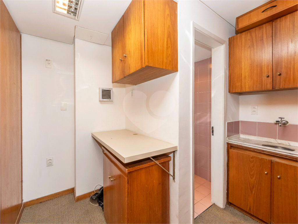 Conjunto comercial à venda no Jardim Paulista – 143 m², 6 salas e 4 vagas