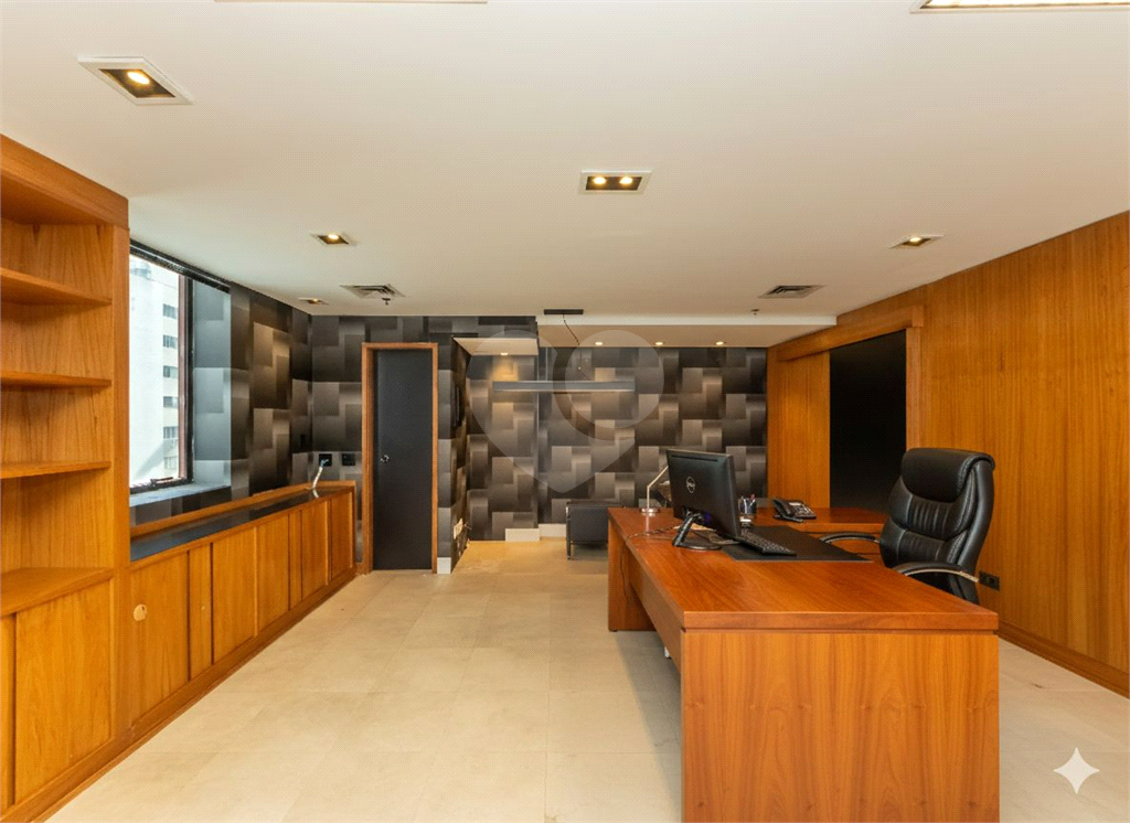 Conjunto comercial à venda no Jardim Paulista – 143 m², 6 salas e 4 vagas