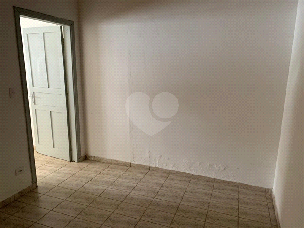 Imóvel de 375m² com casa principal grande de 3 quartos mais duas casas ao fundo Vila Yara OSASO