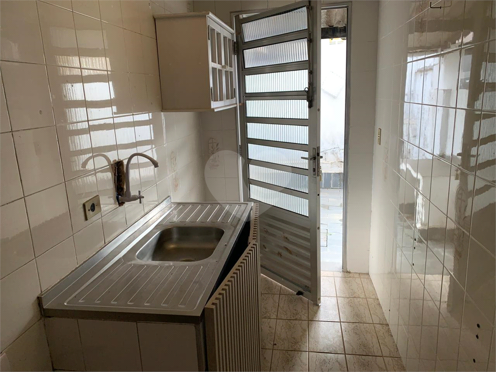 Imóvel de 375m² com casa principal grande de 3 quartos mais duas casas ao fundo Vila Yara OSASO