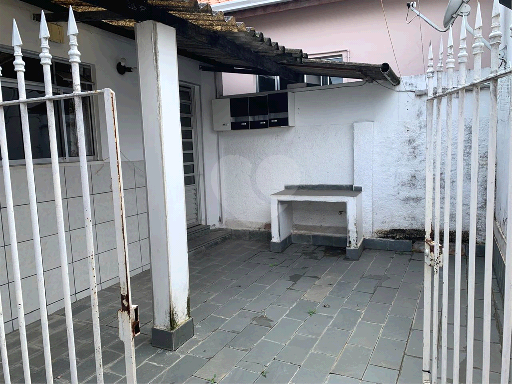 Imóvel de 375m² com casa principal grande de 3 quartos mais duas casas ao fundo Vila Yara OSASO