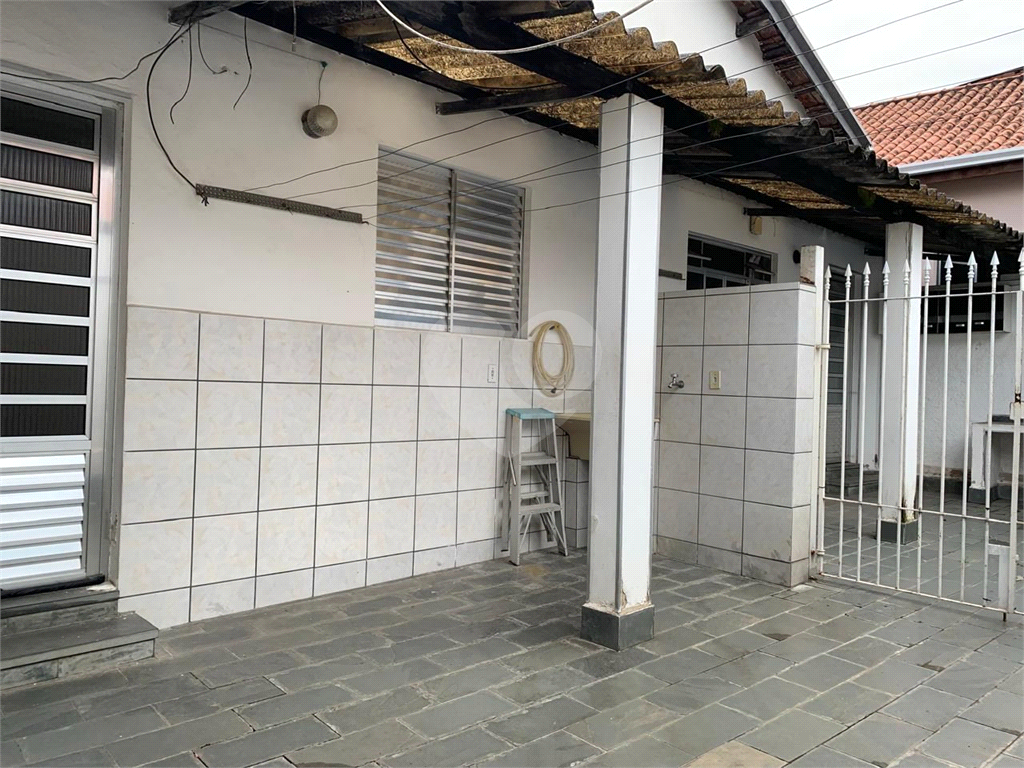 Imóvel de 375m² com casa principal grande de 3 quartos mais duas casas ao fundo Vila Yara OSASO