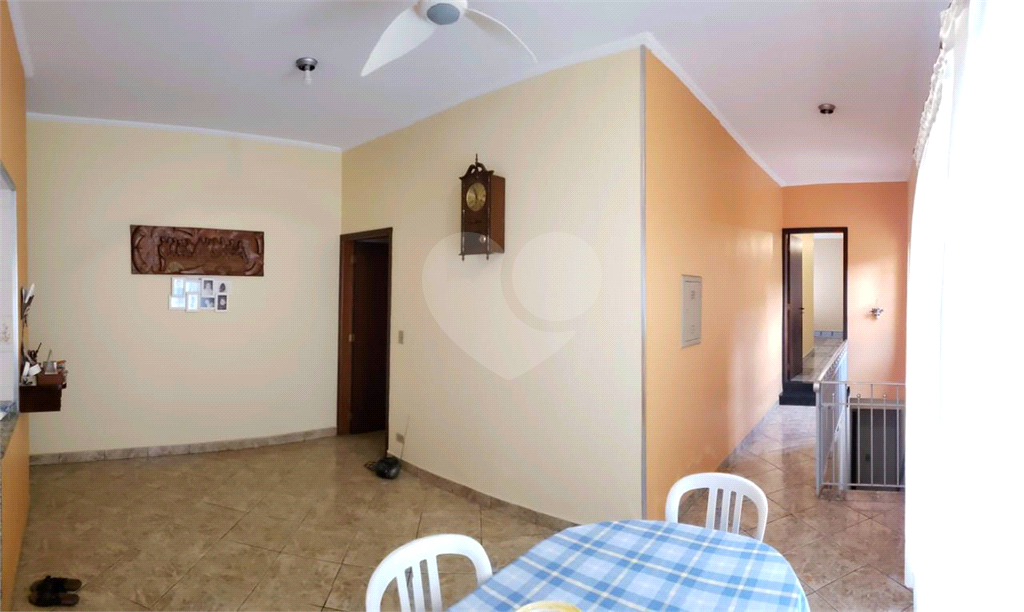 Imóvel de 375m² com casa principal grande de 3 quartos mais duas casas ao fundo Vila Yara OSASO
