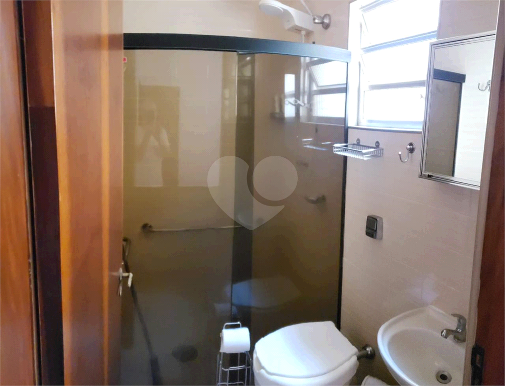 Imóvel de 375m² com casa principal grande de 3 quartos mais duas casas ao fundo Vila Yara OSASO