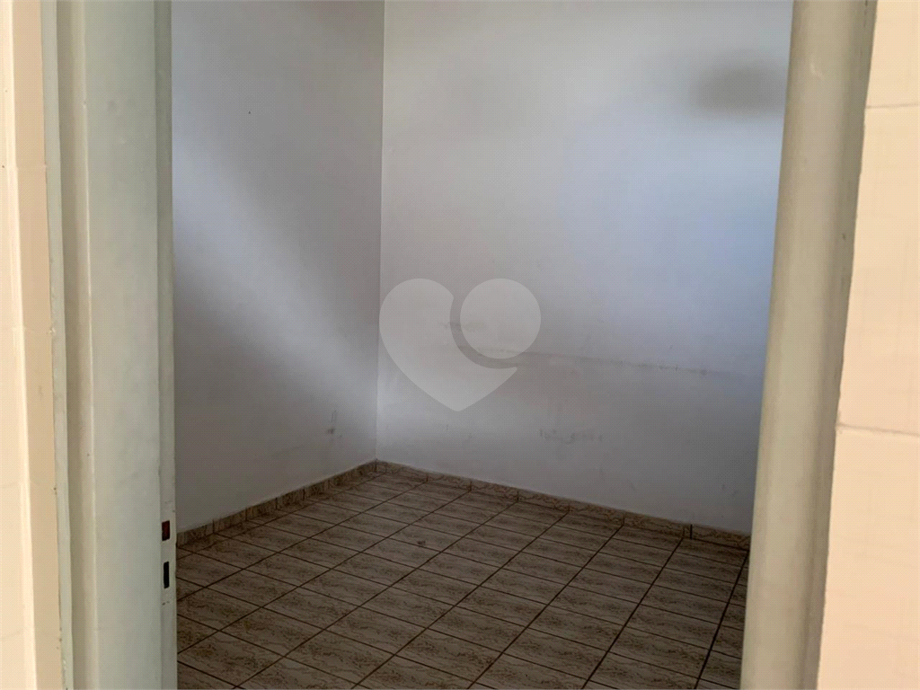 Imóvel de 375m² com casa principal grande de 3 quartos mais duas casas ao fundo Vila Yara OSASO