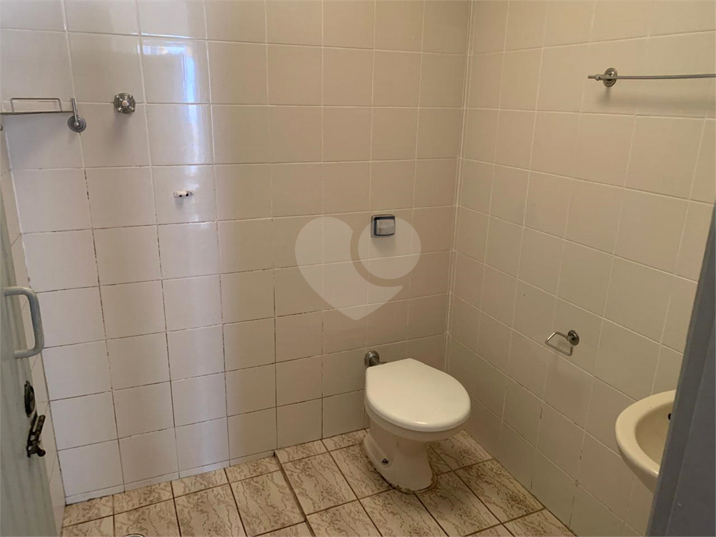 Imóvel de 375m² com casa principal grande de 3 quartos mais duas casas ao fundo Vila Yara OSASO