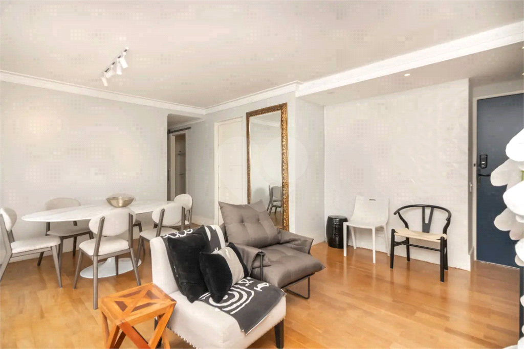 APARTAMENTO em VILA OLÍMPIA