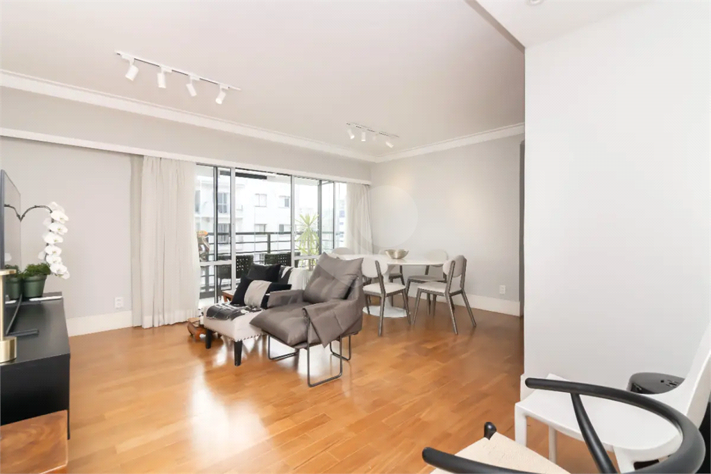 APARTAMENTO em VILA OLÍMPIA