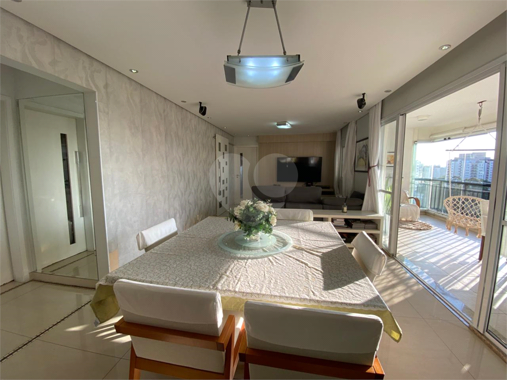 Apartamento com 3 quartos e varanda gourmet