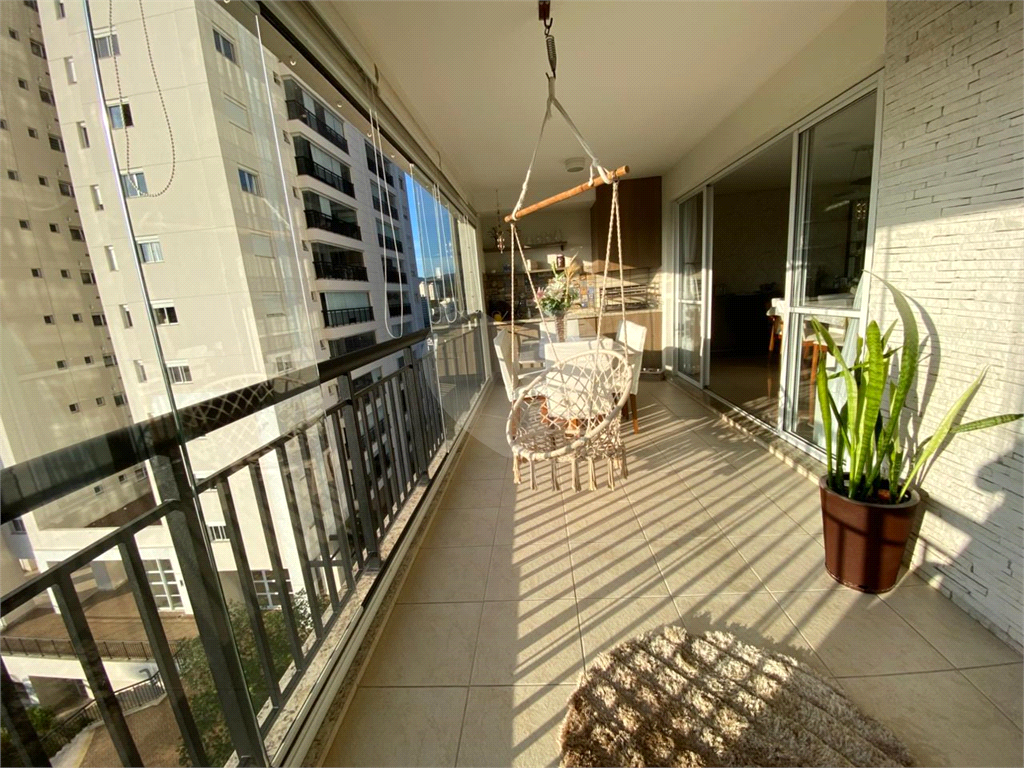 Apartamento com 3 quartos e varanda gourmet